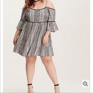 Torrid Boho Size 1 Cold Shoulder Dress
